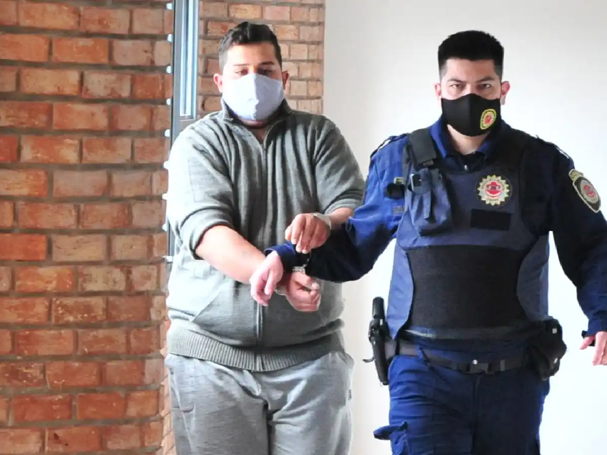 Indagaron al joven detenido por el crimen en un bar de Laspiur