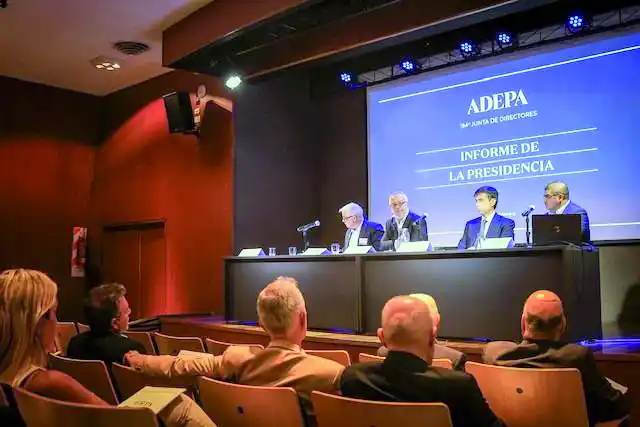 Cónclave de Adepa: ponderaron el modelo correntino