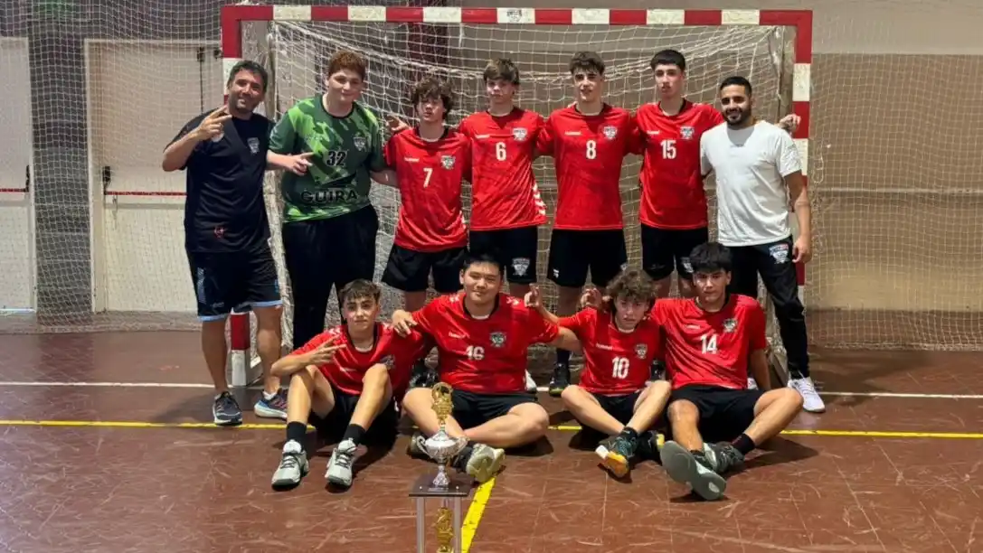 El equipo de Menores de Altamira