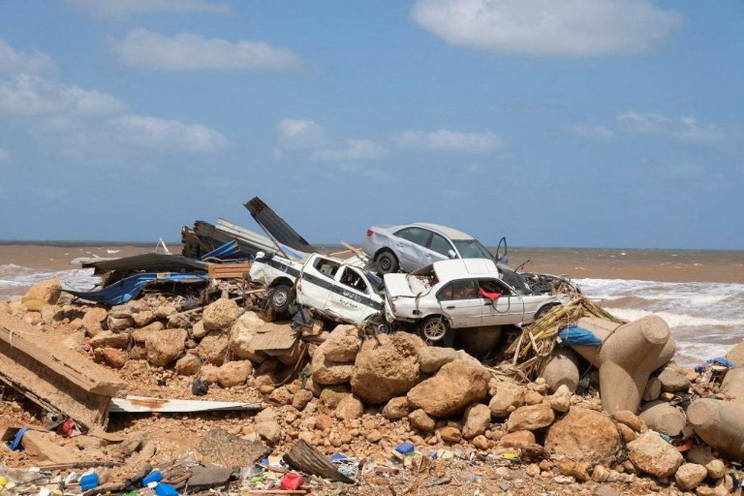 Imagen desoladora en Derna, la ciudad más afectada por las inundaciones