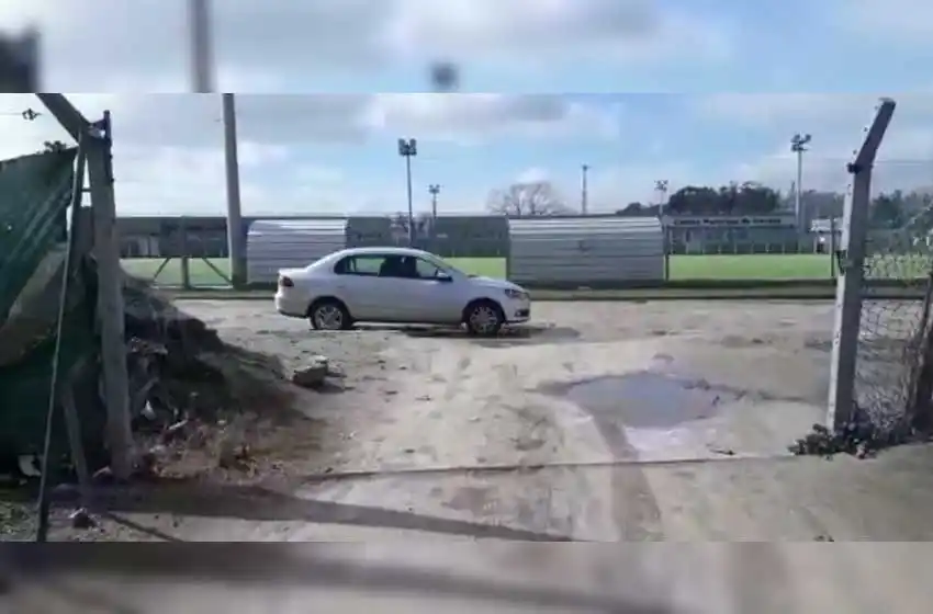 Robaron el portón del club San José