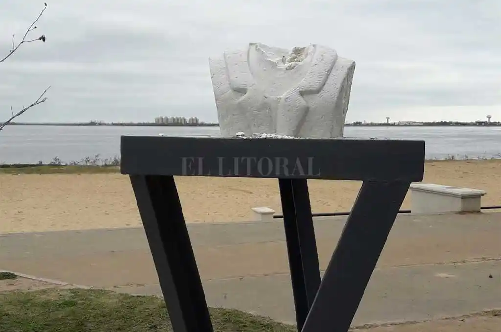 Rompieron el busto de Ana Frank en la costanera