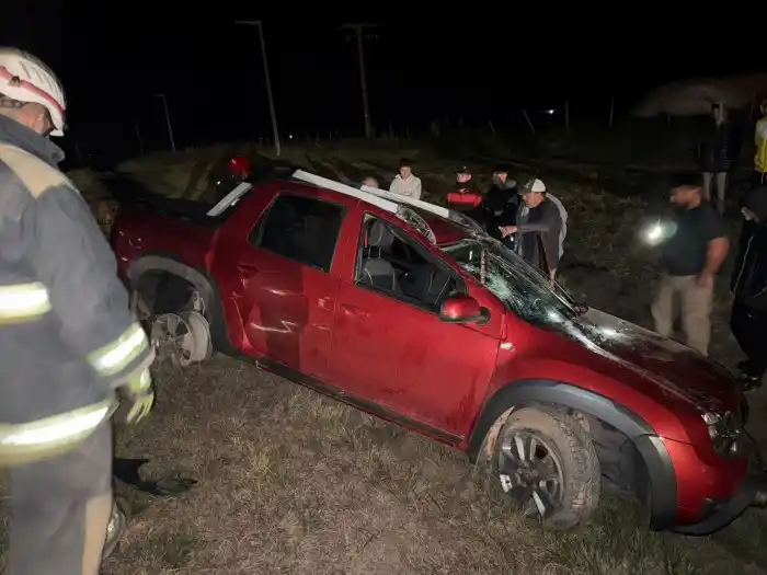 Morteros: una camioneta despistó y terminó dentro de una cuneta