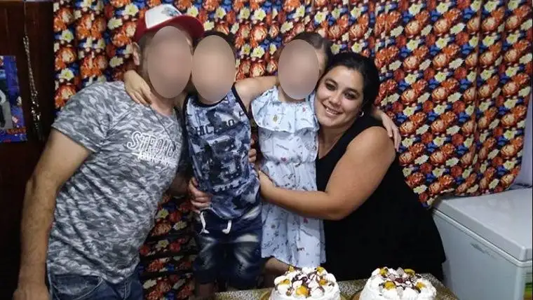 Ultimaron a una mujer tras discutir con dos motociclistas en un barrio rosarino