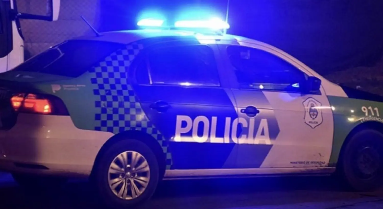 Coronavirus: En Ituzaingó no cumplieron con la cuarentena, se enfrentaron con la policía y apedrearon un patrullero