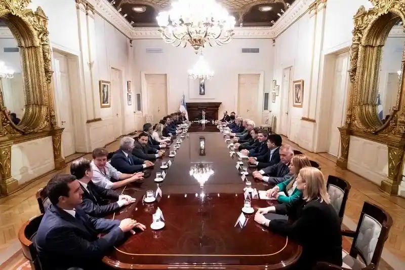 Nación propuso reflotar la ley ómnibus sin éxito con representantes de las provincias
