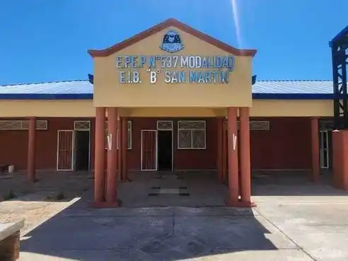 “La comunidad educativa celebra las 
siete obras escolares que habilitará Insfrán”