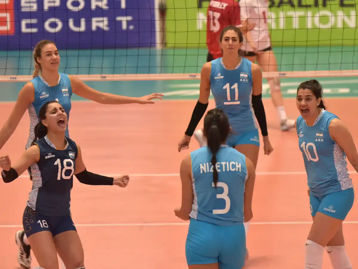 González empezó festejando en el Sudamericano de Perú