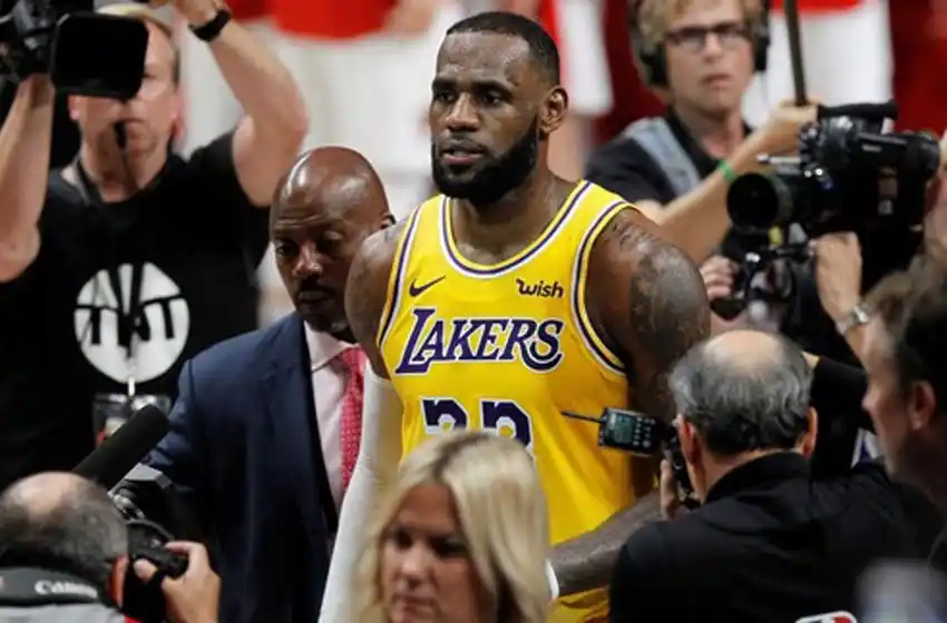 En el debut de Lebron, los Lakers no pudieron ante Portland