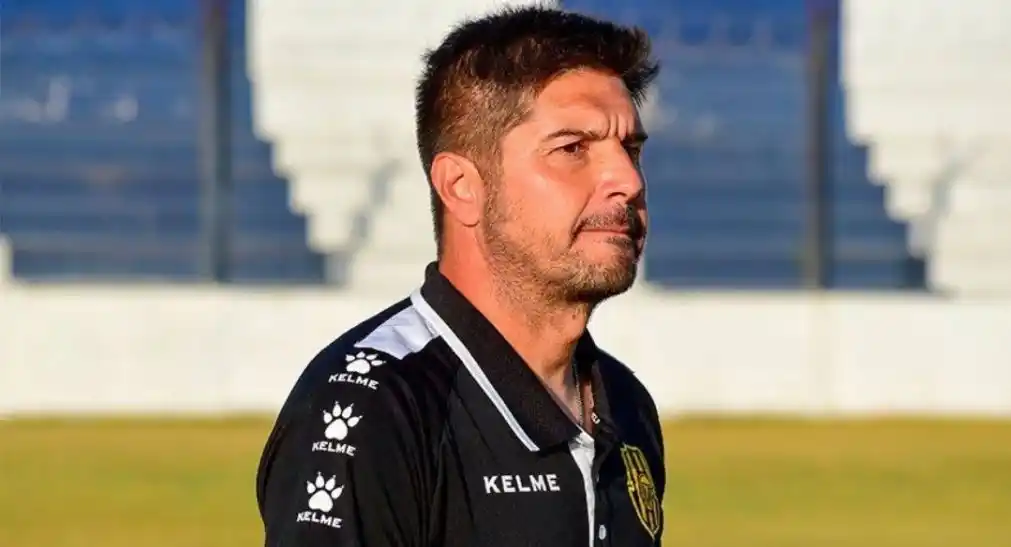 Acusan al ex DT de Olimpo de pedirle "sexo" a sus jugadores para ponerlos de titular