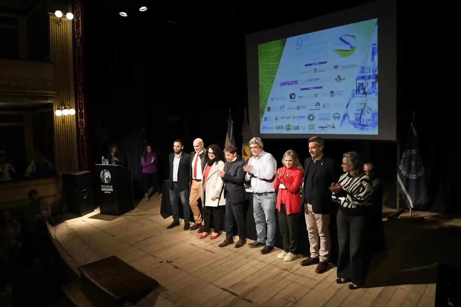 El gobernador de la provincia de Buenos Aires, Axel Kicillof, y el ministro de Desarrollo Agrario, Javier Rodríguez, firmaron seis acuerdos de colaboración científico tecnológica con las universidades nacionales.
