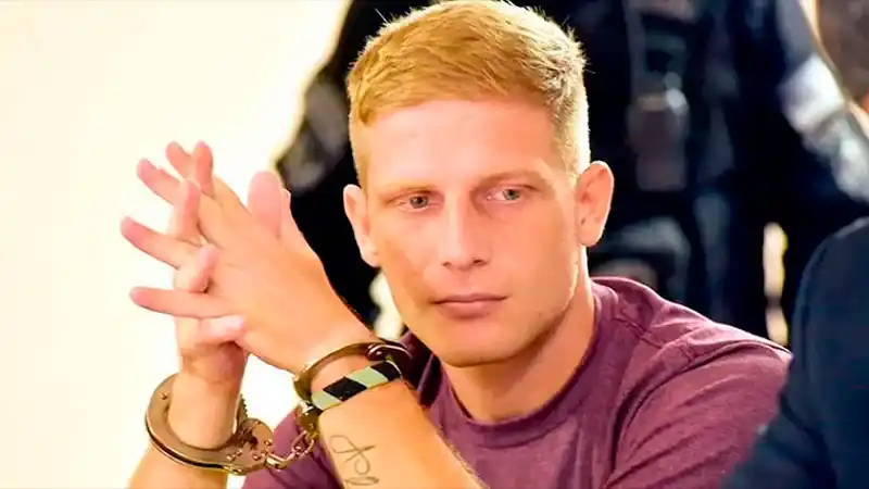 Mató a sus padres, fue condenado y dice que "duerme bárbaro todas las noches"