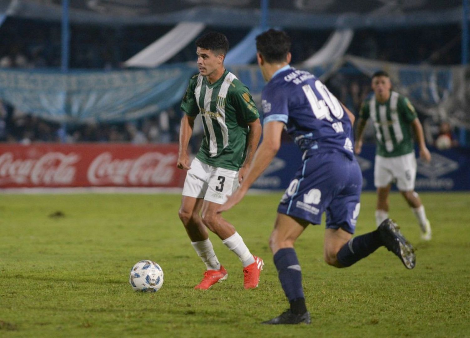 Banfield se impuso por 3-0 en el debut de Sava como DT de los tucumanos.