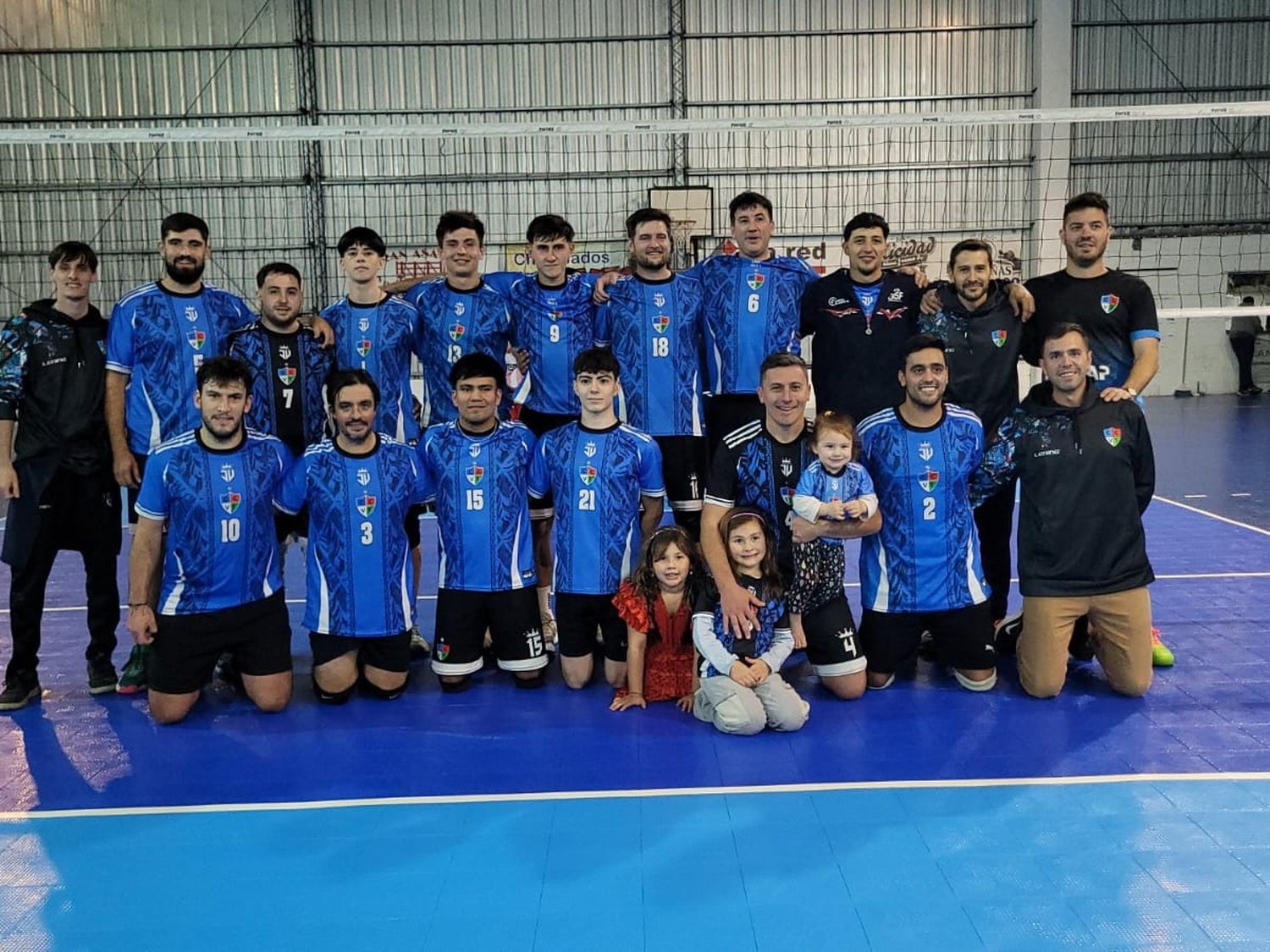 Nueva cancha para el equipo de vóley de la institución. Foto: MVT