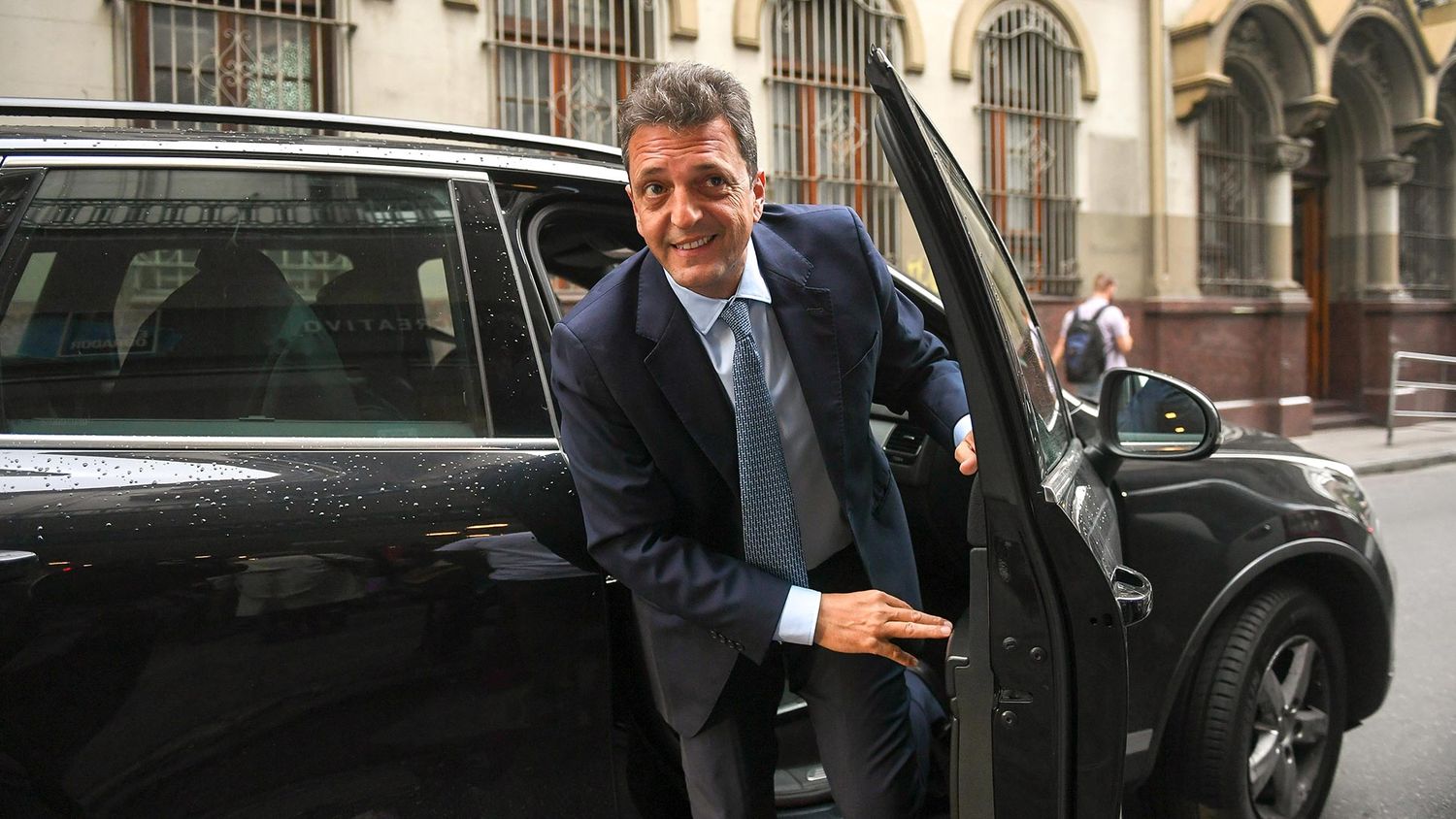 Massa se bajó de la contienda electoral.
