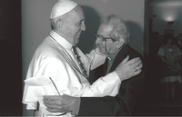 “Querido hermano”: las emotivas cartas del Papa Francisco al padre Raúl Troncoso