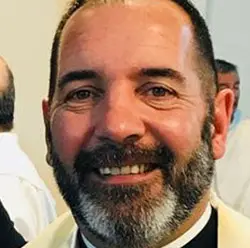 Fernando Mendoza párroco de Sta. María del Carmen y  Serre a Balcarce