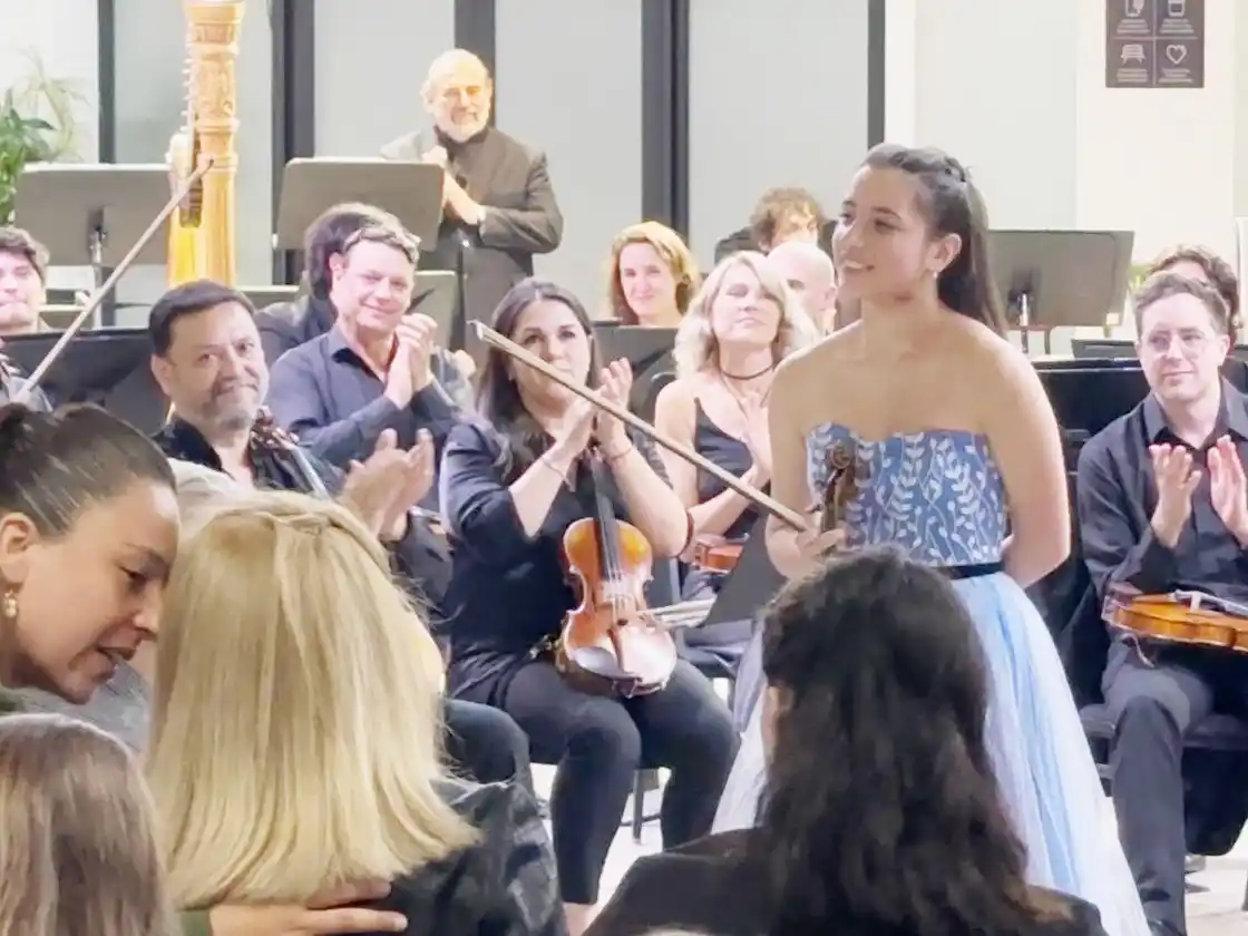 Pilar Polícano, junto a la Orquesta Sinfónica de Entre Ríos, en un concierto inolvidable.