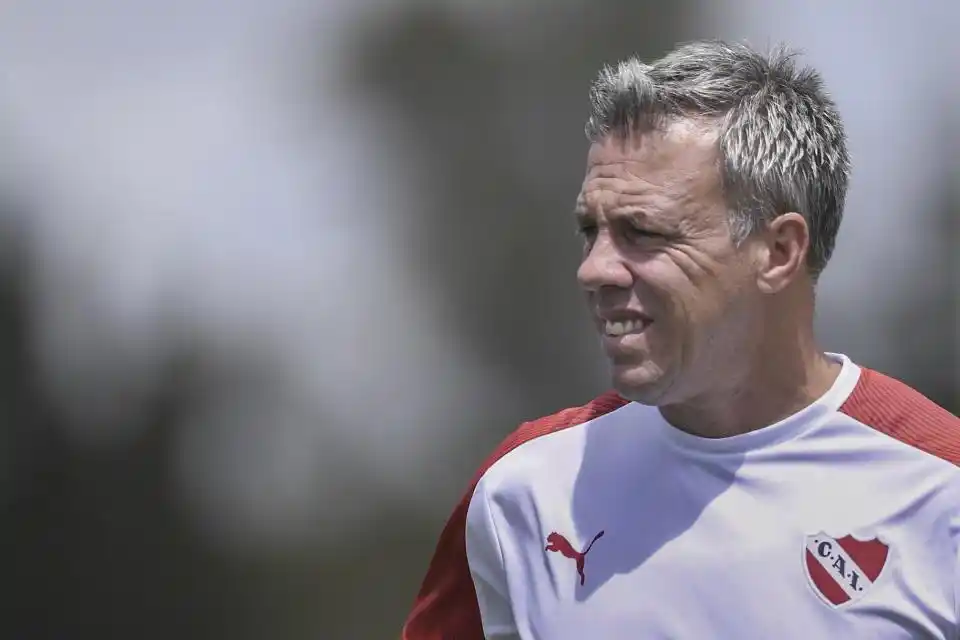 Huracán e Independiente  buscan salir de la crisis
