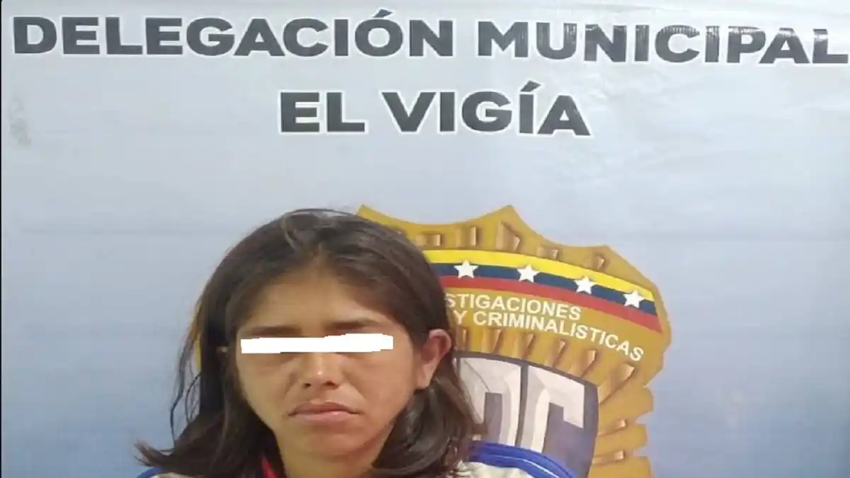 ¡SE CUENTA Y NO SE CREE! Con un machete MUJER era el propio AZOTE DE BARRIO