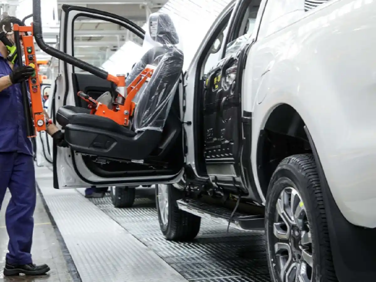 La actividad industrial creció 6,9% en junio y la construcción el 7,2%