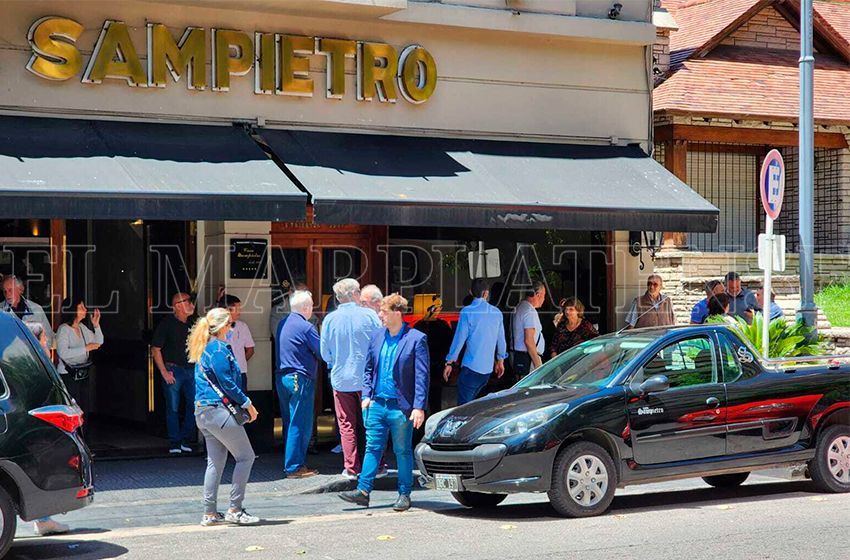 Emotiva despedida al ex intendente Carlos Arroyo