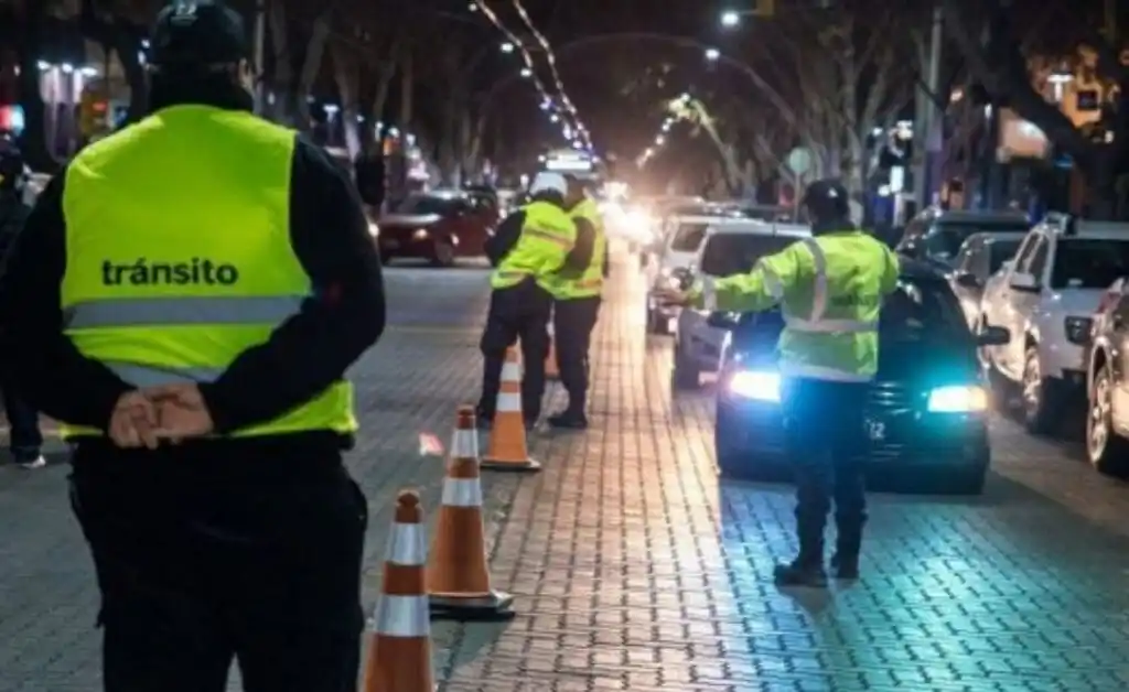Mendoza aplica medidas restrictivas por Covid e impondrá fuertes multas a los infractores