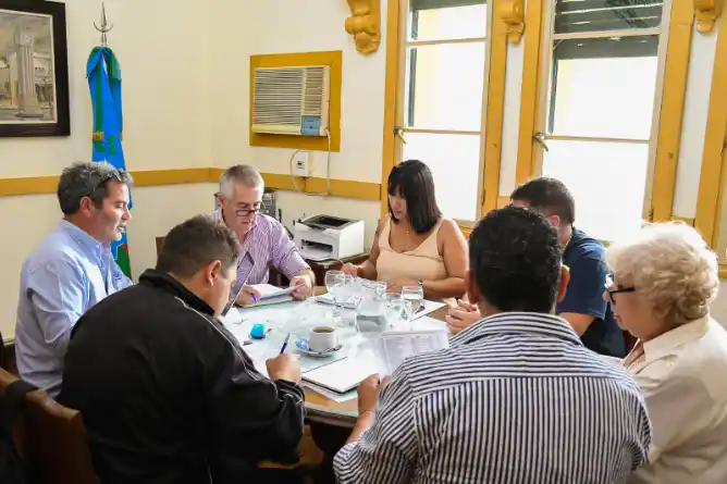 Acuerdo salarial en Chascomús: trabajadores municipales recibirán un aumento del 13% en dos tramos