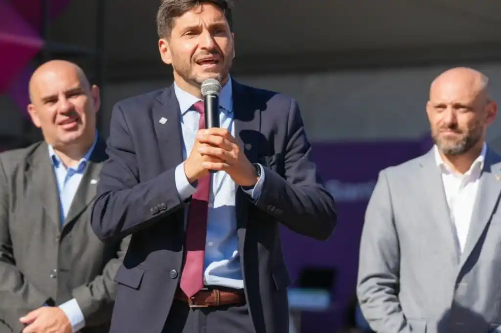 El gobernador dio su discurso de apertura.