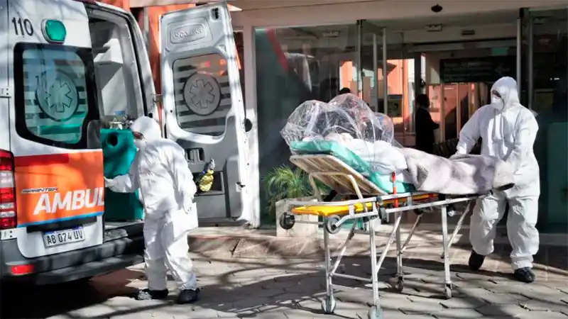 Aumenta el número de jóvenes internados por Covid-19: las consecuencias