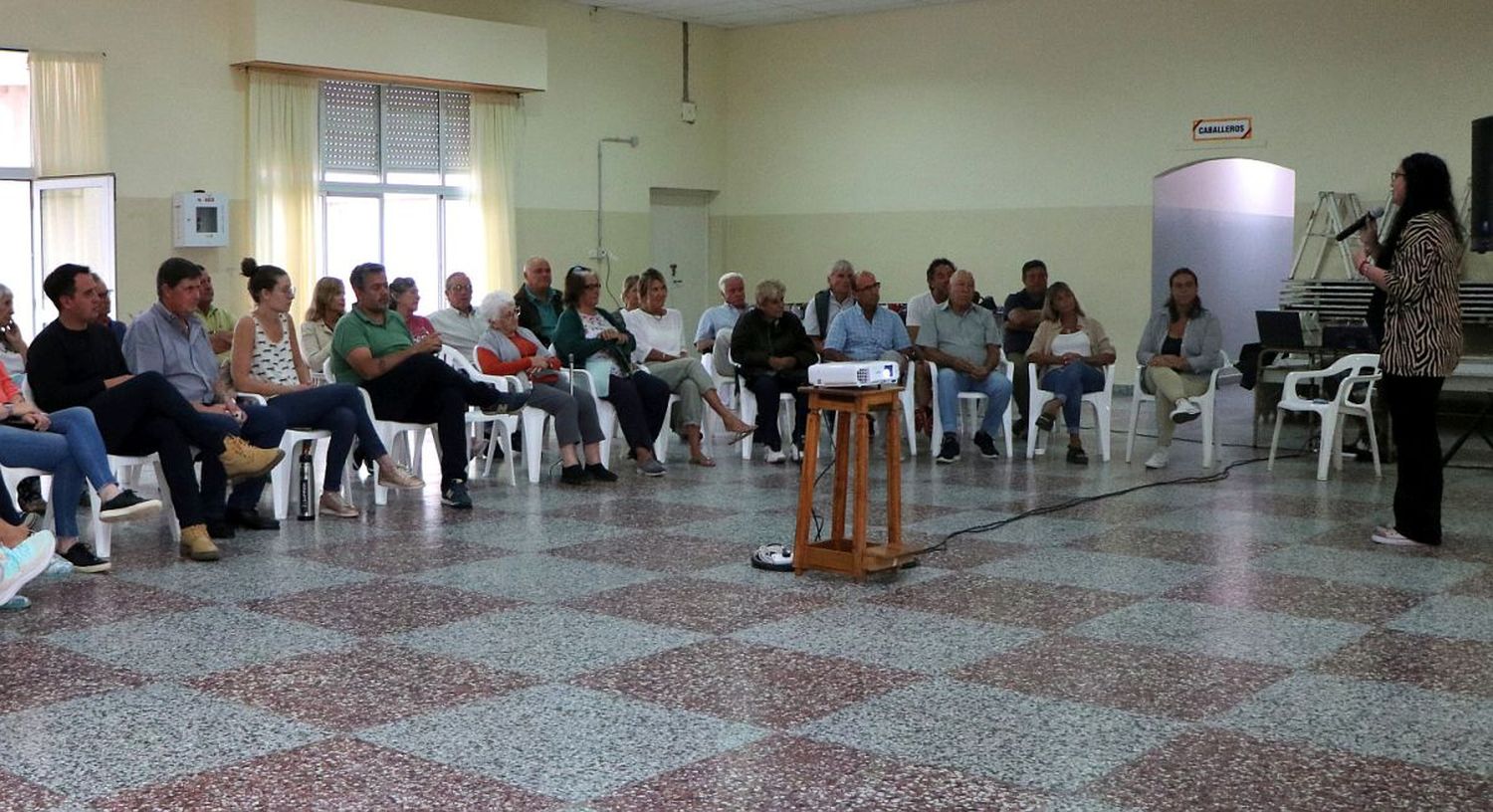 Conversatorio sobre la historia del balneario San Cayetano