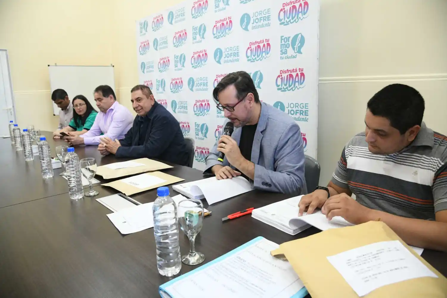 Jofré encabezó el acto de licitación para la repavimentación de la Av. De Los Constituyentes y De los Gobernadores