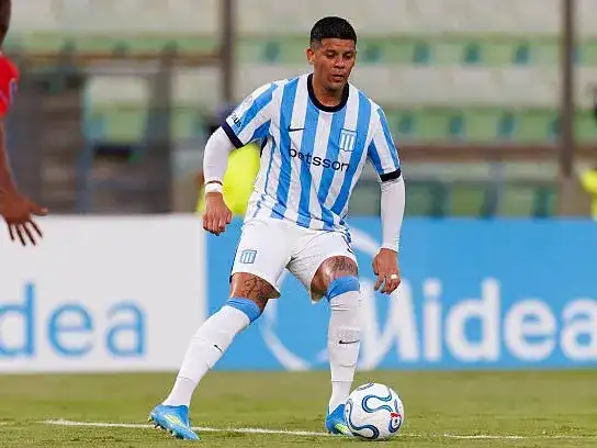 Marcos Rojo sería titular en Racing.