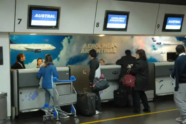 Cancelan vuelo nocturno Bahía-Buenos Aires de Aerolíneas Argentinas