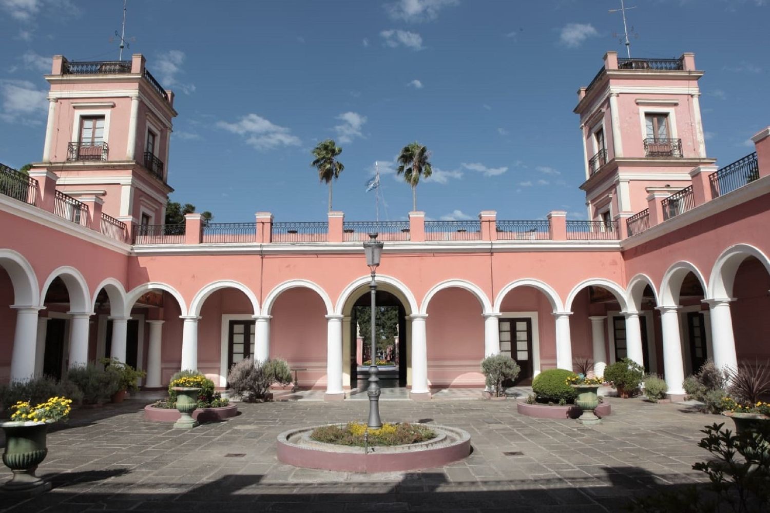 El Palacio San José suspendió actividades programadas y cerró sus puertas por tiempo indeterminado