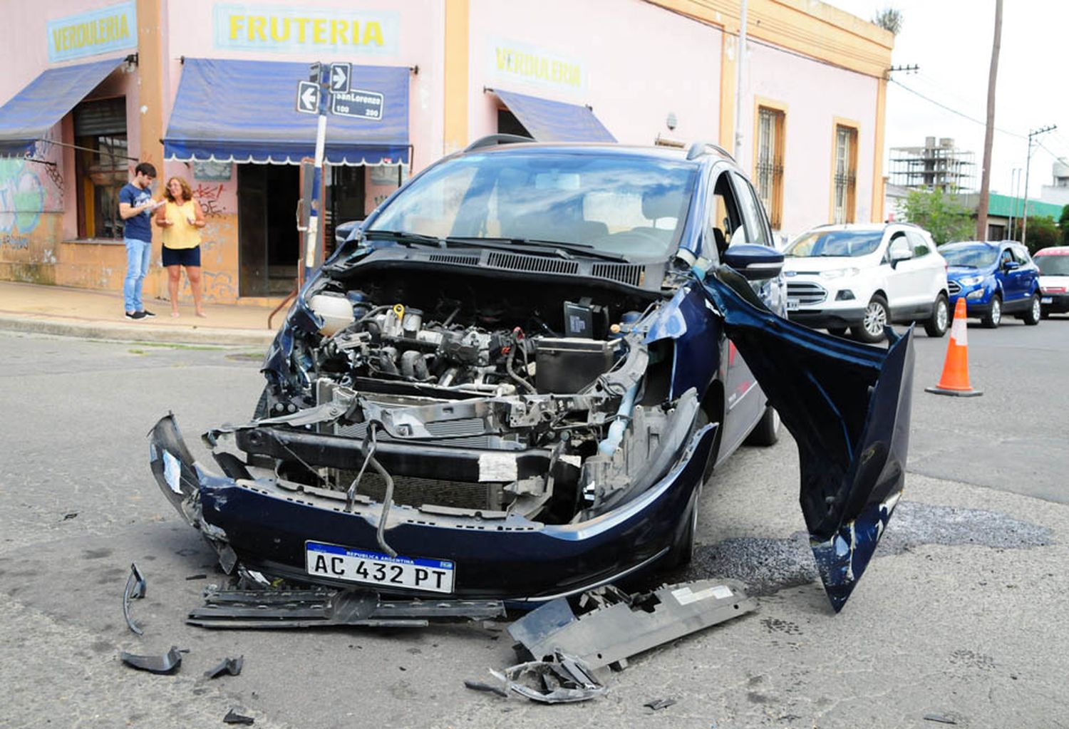 Dos accidentes con heridos leves y daños vehiculares ocurrieron en la mañana del sábado