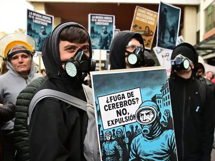 Miles de científicos del Conicet reclaman ante el recorte de presupuesto