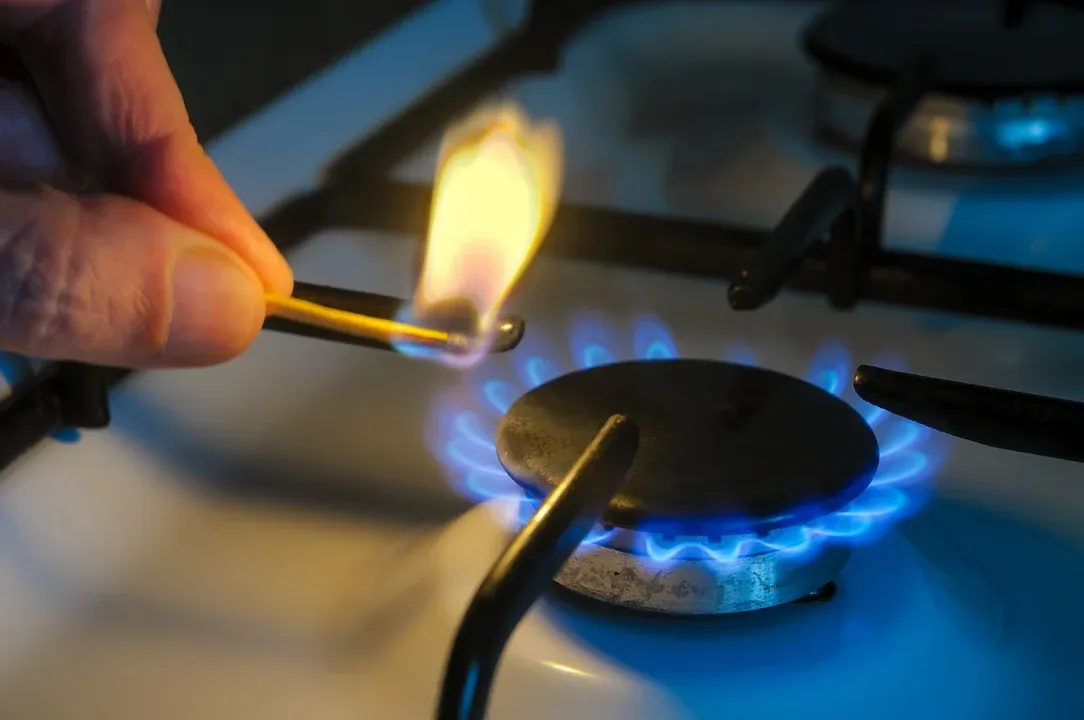 Dónde, cómo y hasta cuándo hay que inscribirse para no perder el subsidio a la luz y el gas