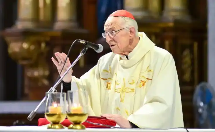 Karlic, nacido el 7 de febrero de 1926 en Oliva, provincia de Córdoba, tuvo una destacada trayectoria eclesiástica.