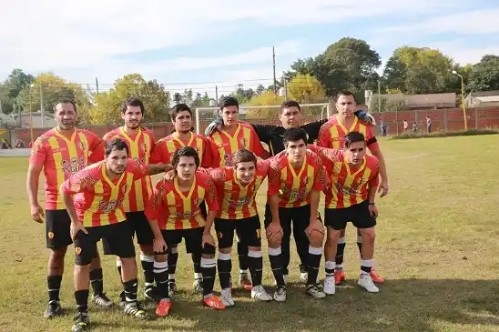 Sporting demolió a La Vencedora en el fútbol de ascenso