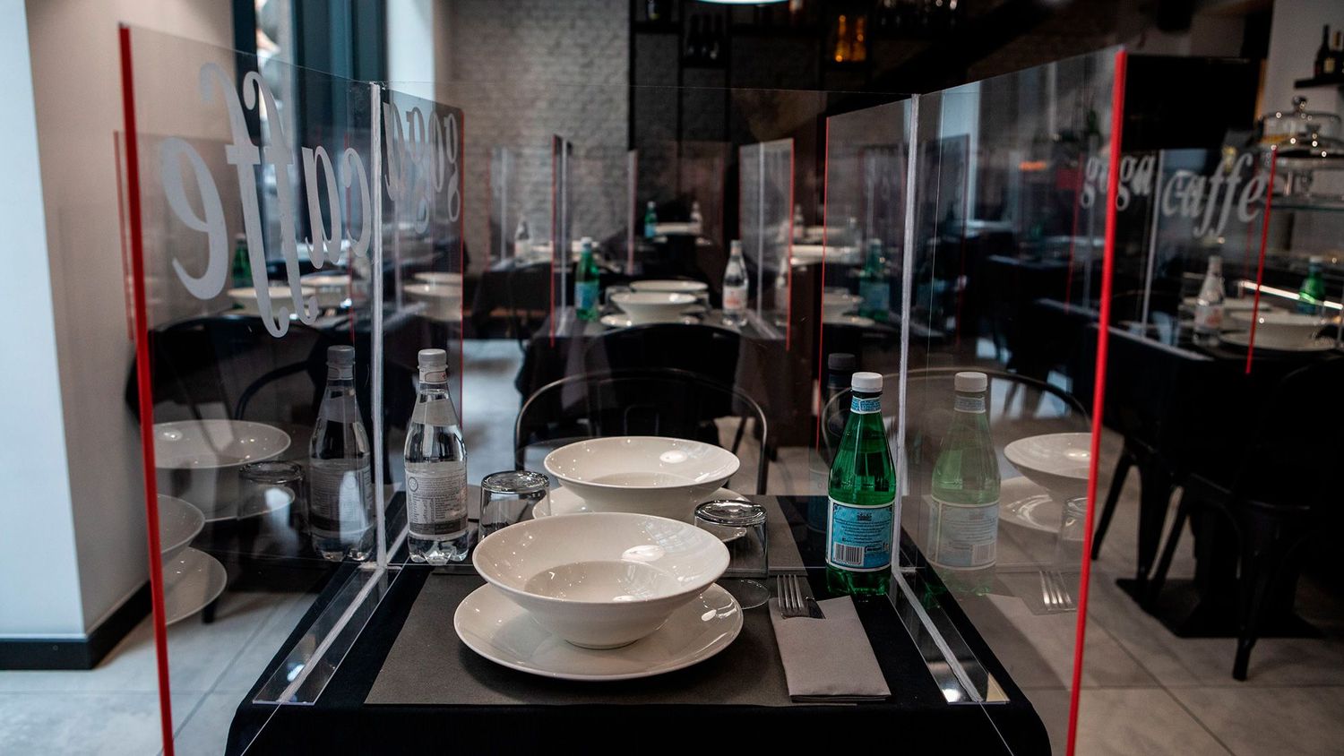 Autorizan el funcionamiento de bares y restaurantes en algunas provincias