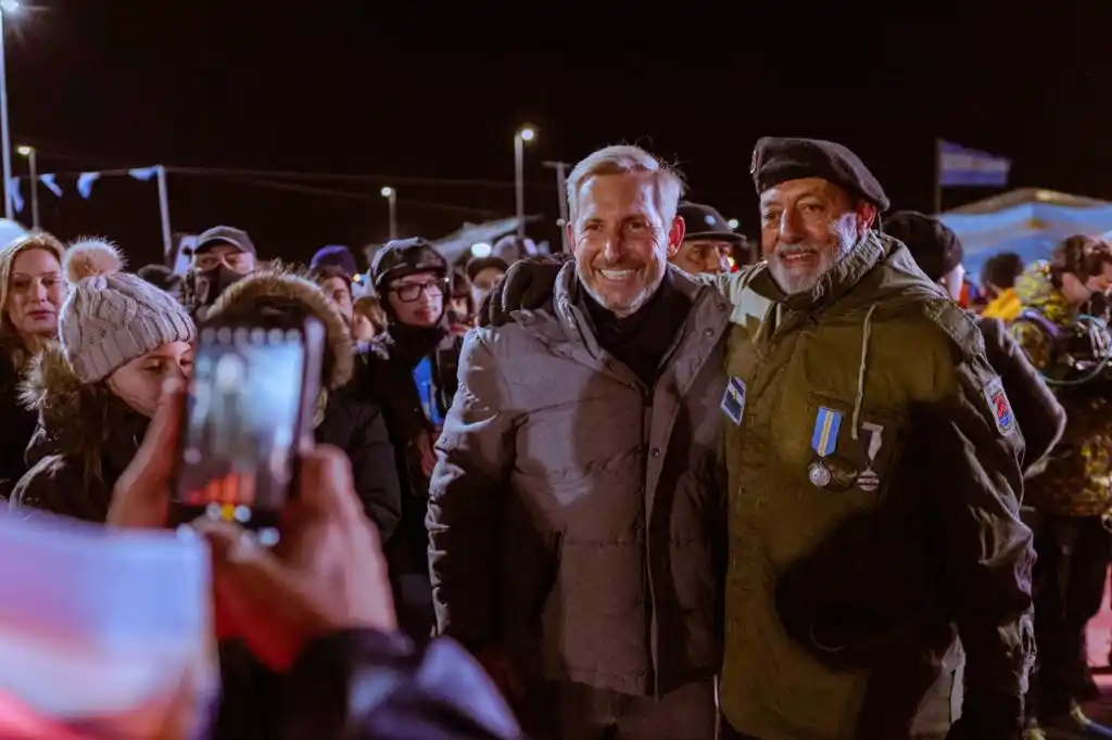 Frigerio participó con veteranos entrerrianos en los actos centrales de Malvinas