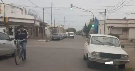 ¡Estacionan en las dos manos!