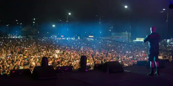 Con el show de Ke Personajes, cerró con enorme éxito una nueva edición de la Fiesta de la Playa en Concepción