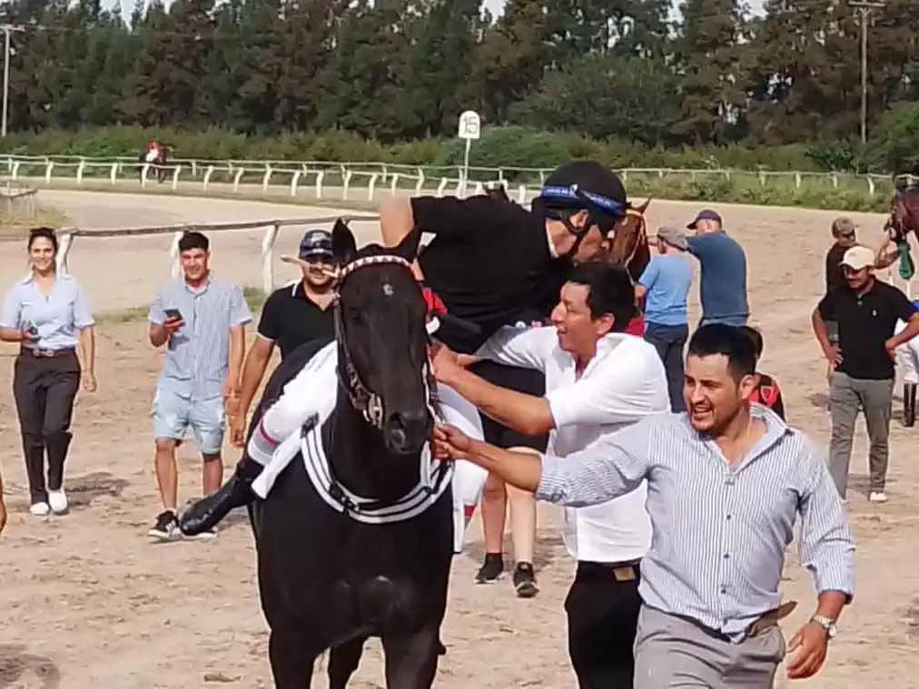 Turf: Radiante Boy y Noah Tom, los ganadores de la Copa Criadores