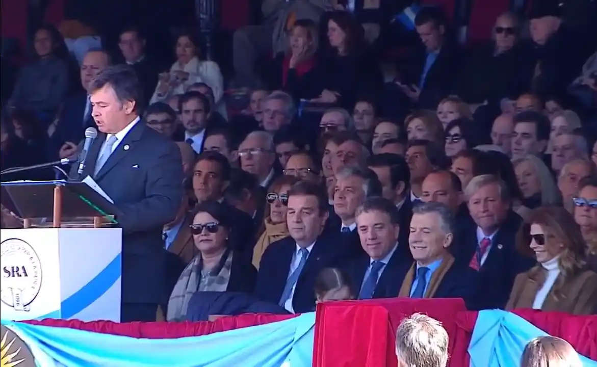 "Tomamos su palabra presidente, las retenciones se terminan en 2020", pidió el presidente de la Sociedad Rural