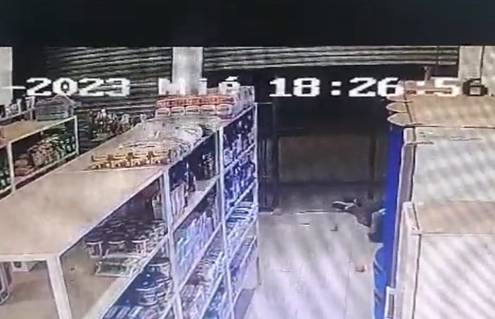 Entró a un supermercado de Moreno y disparó contra los clientes: mató a un hombre e hirió a otras dos personas