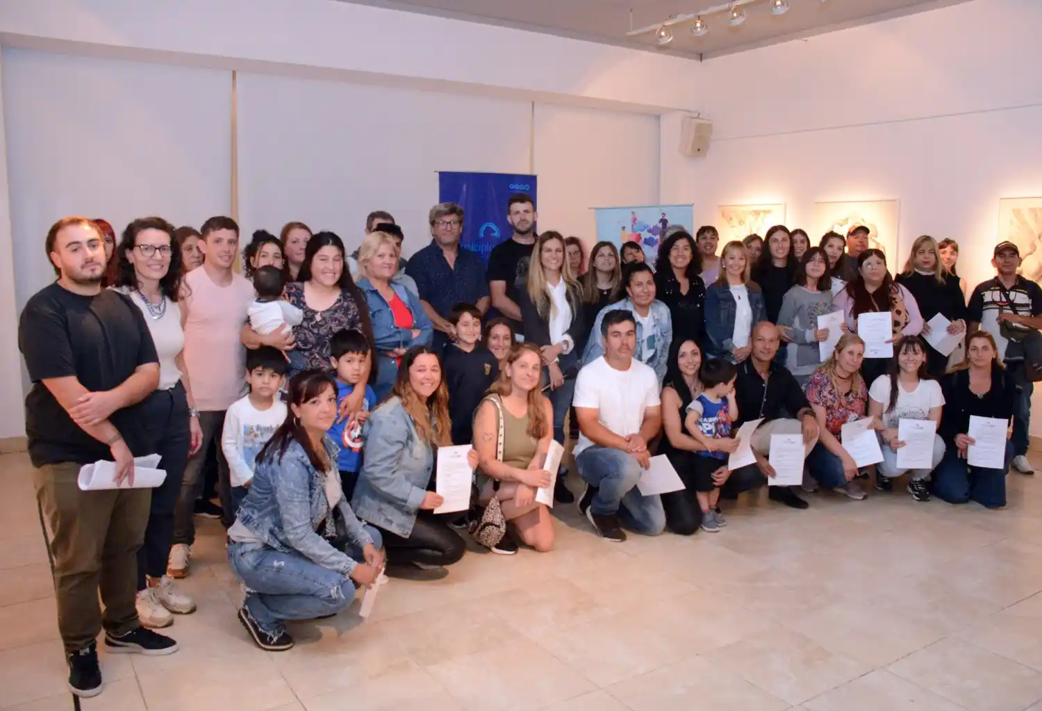 56 emprendimientos recibieron sus asistencias de los rubros de artesanías; deportes y salud; estética; gastronomía; mantenimiento; esparcimiento; oficios y textil.