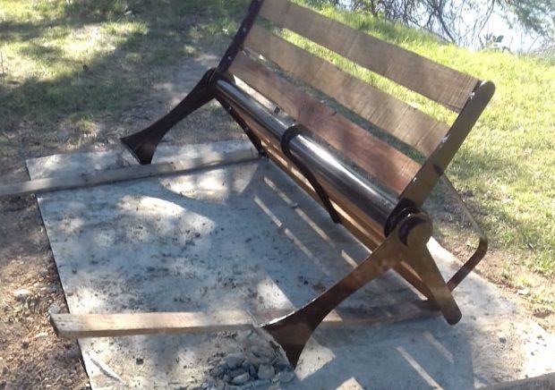 Volvieron a romper bancos del Camino de la Costa: Harán la denuncia