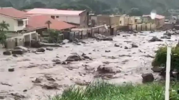 Así quedó El Castaño, Maracay tras el desbordamiento del río (+ Videos)